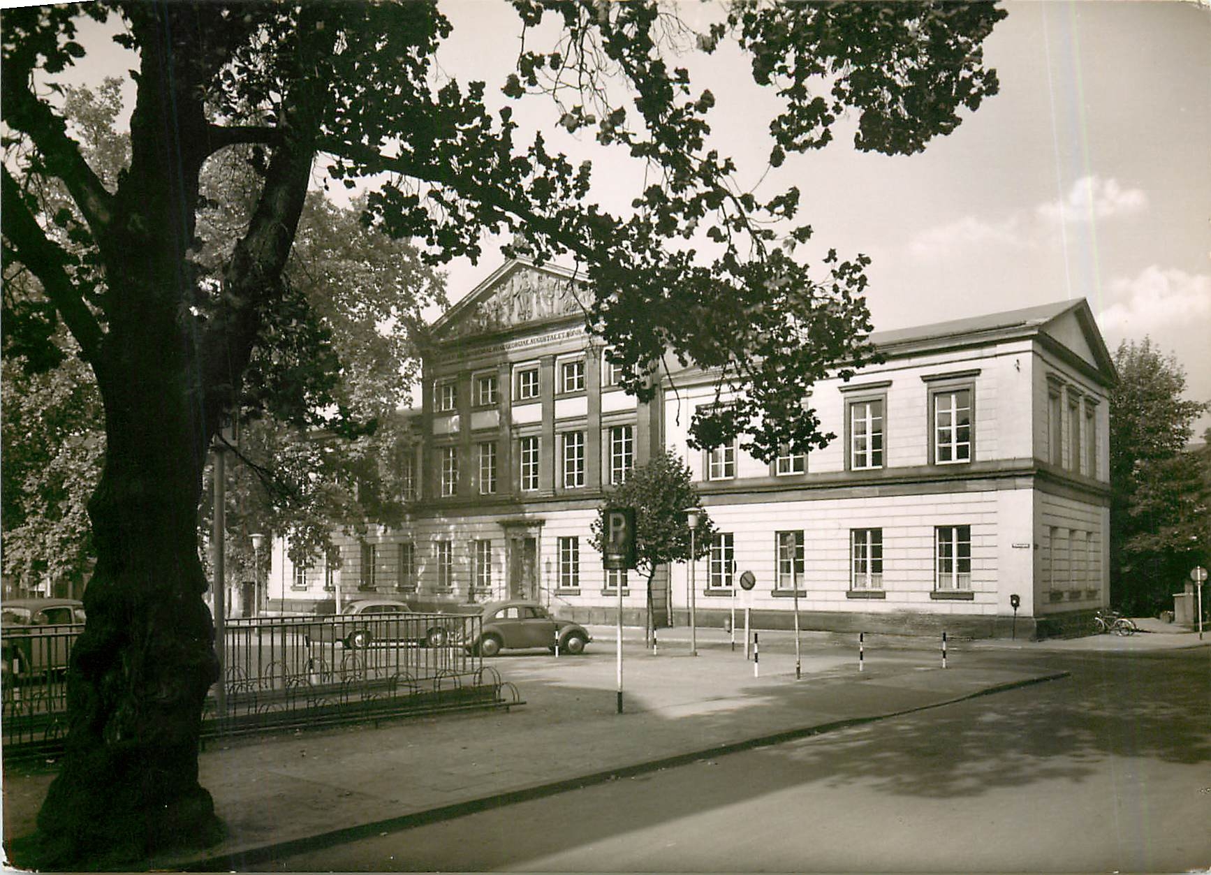 CPM Universitatsstadt Gottingen Die Aula der George Augusta 