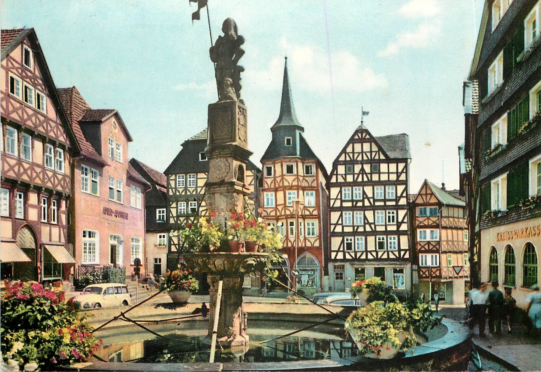 CPM Fritzlar Marktplatz mit Rolandsbrunnen 