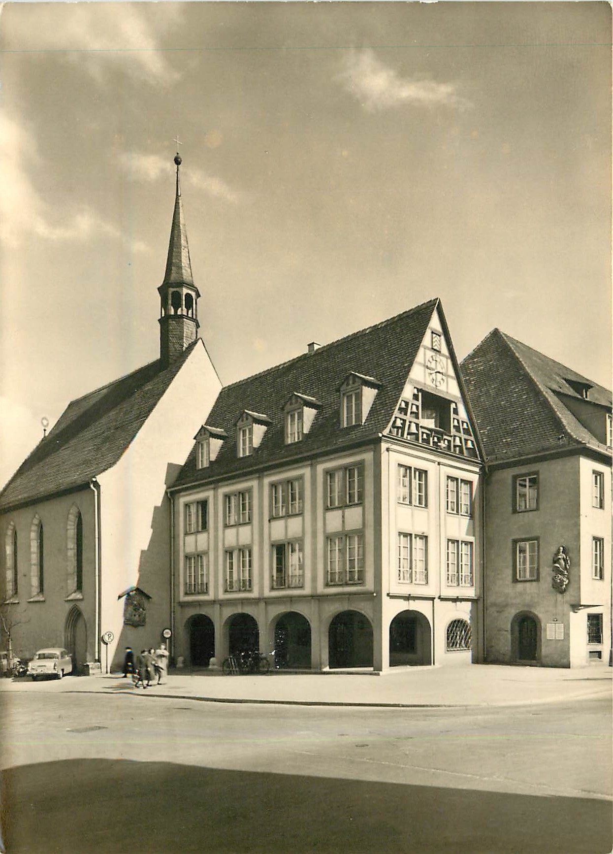 CPM Wurzburg Das Burgerspital zum Heiligen Geist mit Glockenspiel und beruhmter Weinstube 