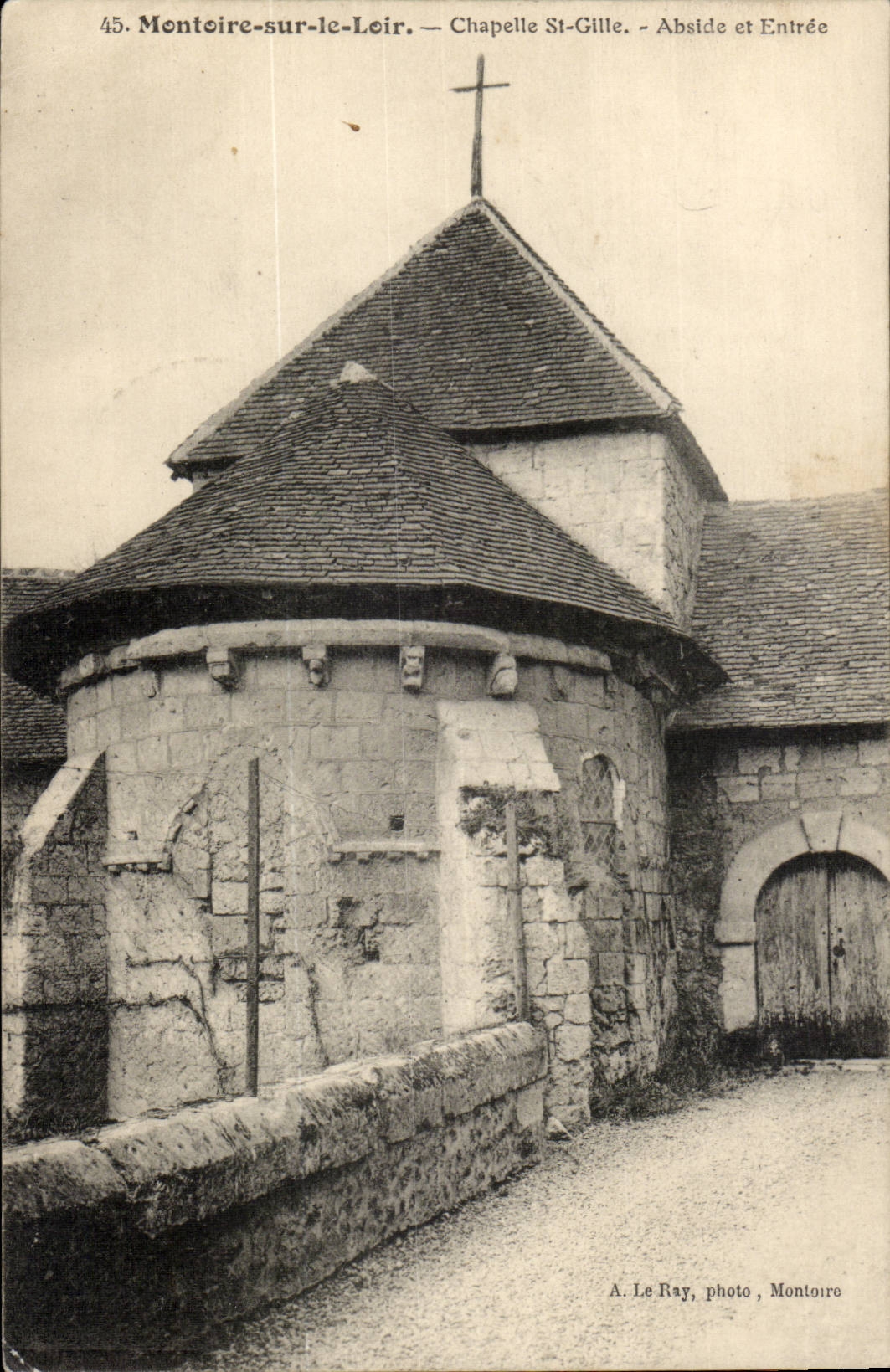 Montoire-sur-le-Loir — Chapelle Saint-Gille — Abside et Entrée — A. Le Ray, photo, Montoire