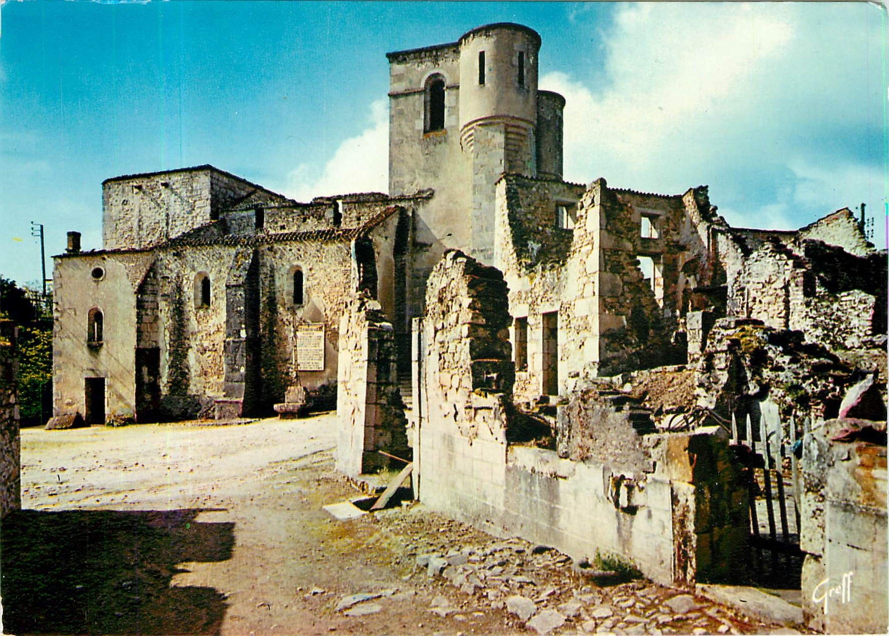 CPM Oradour sur Glane Hte Vienne Cite martyre L'Eglise 