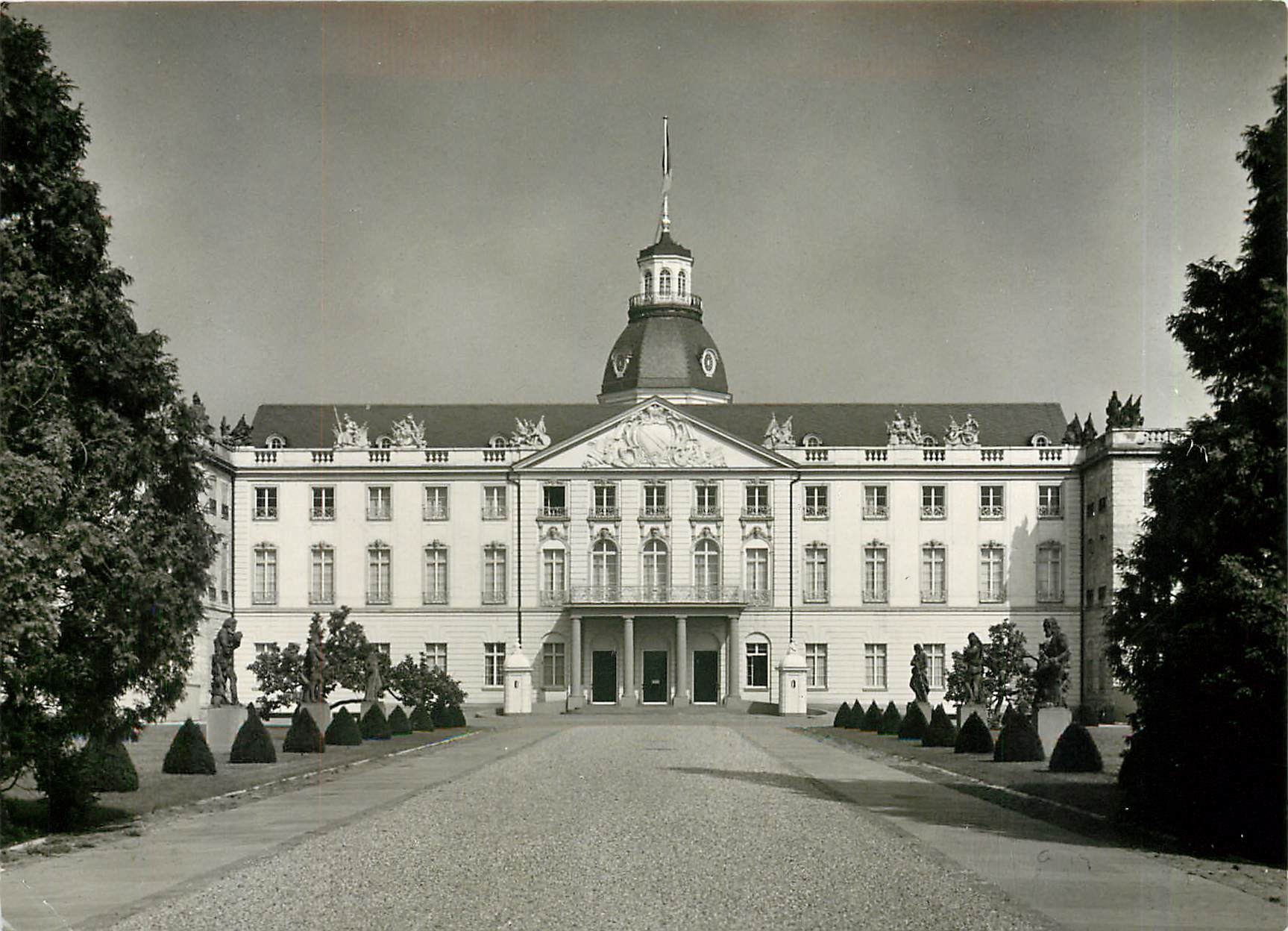 CPM Karlsruhe Schloss Badisches Landesmuseum Mittelbaum 