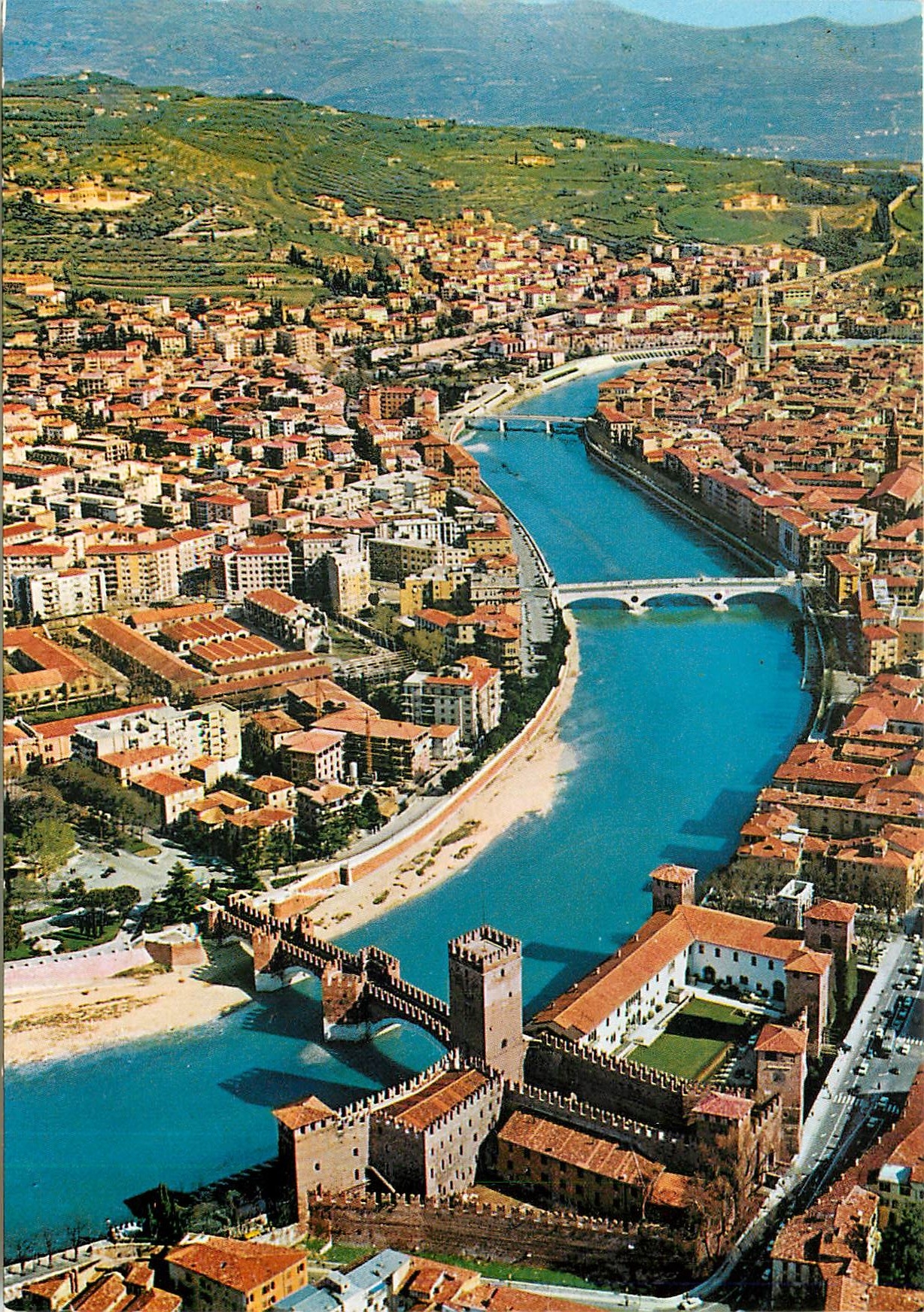 CPM Verona Castelvecchio Vue aerienne 