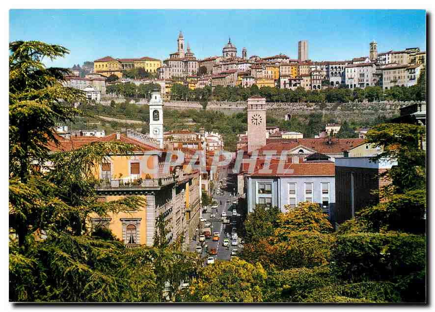 CPM Bergamo Vue panoramic avec la ville haute 