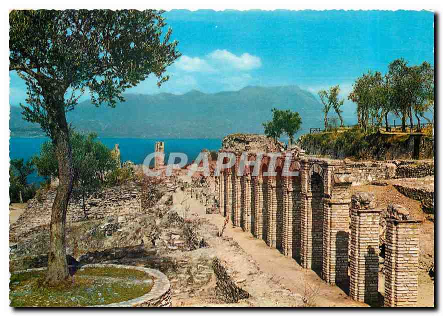 CPM Sur le lac de Garda Sirmione Les Grottes de Catulle Villa romaine 