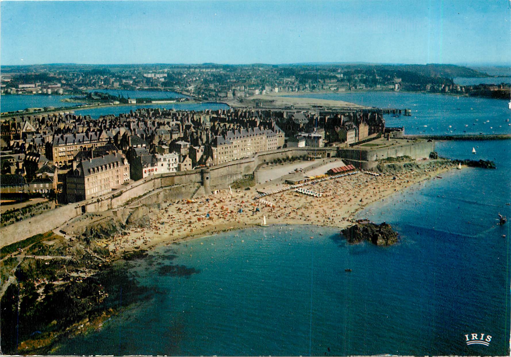 Saint-Malo - Cité Corsaire — Die Ramparts und die Plage de Bonsecours — Verlag IRIS