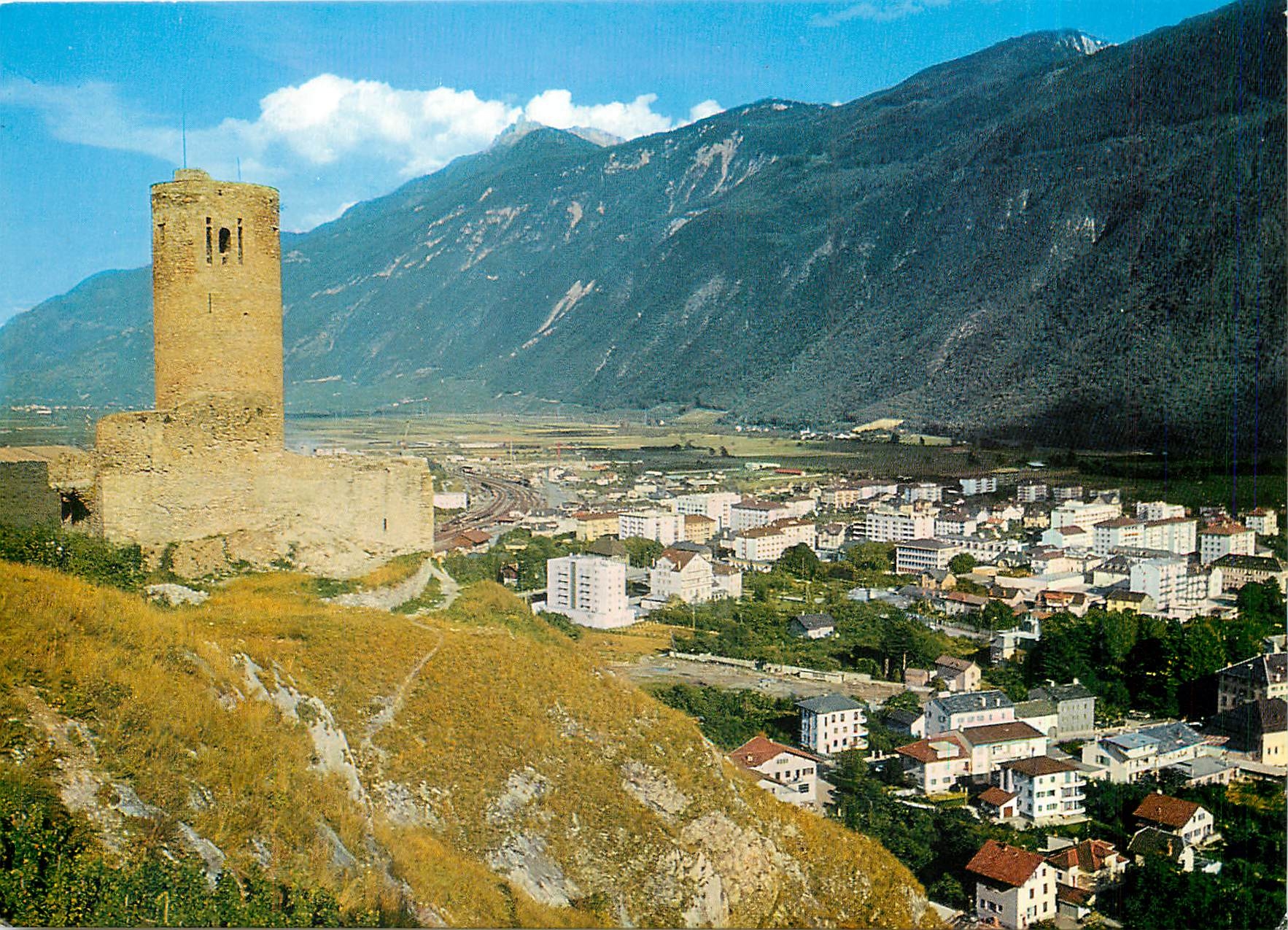 CPM Martigny Valais et le chateau de la Batiaz
