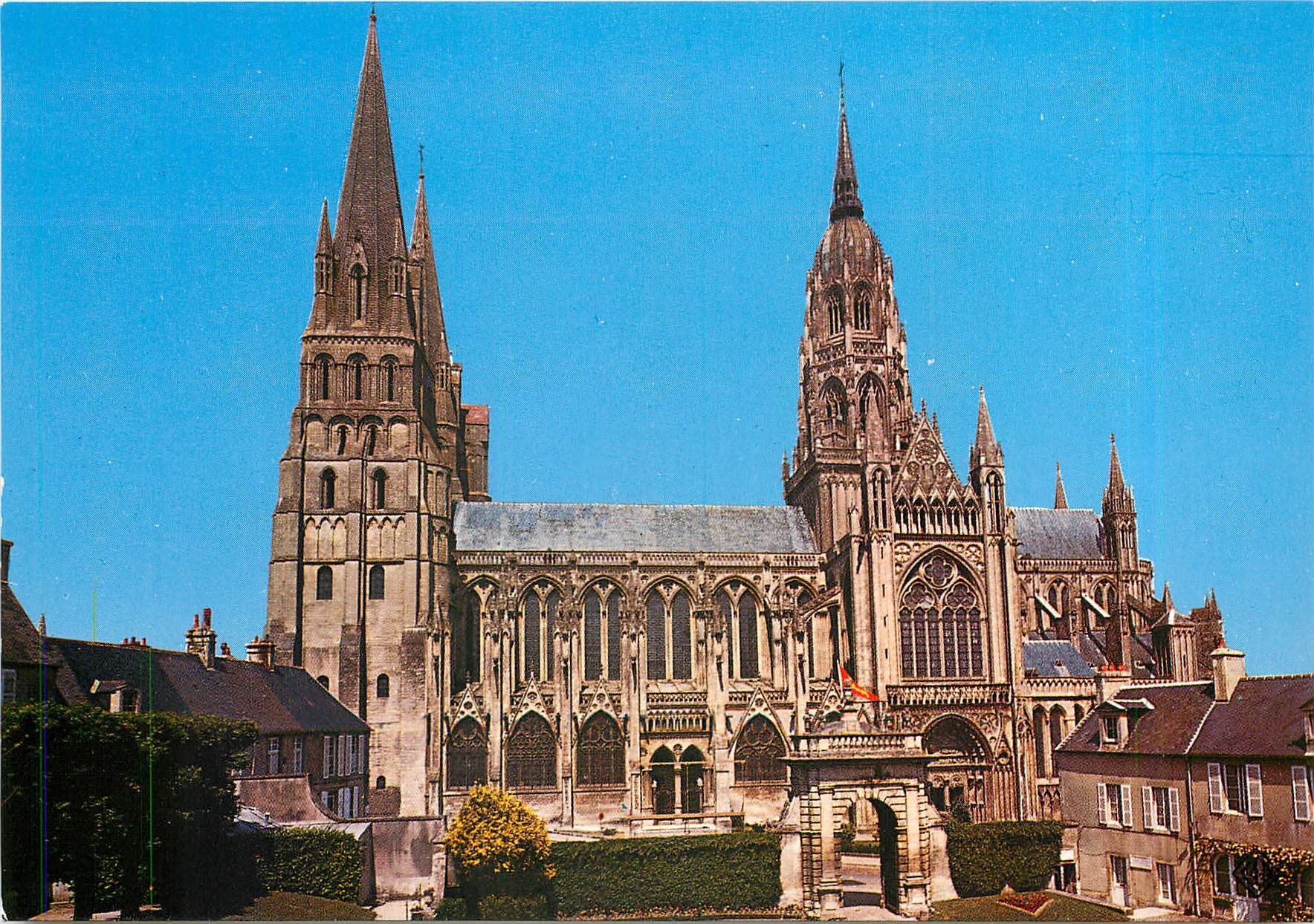 CPM Bayeux La Cathedrale facade laterale