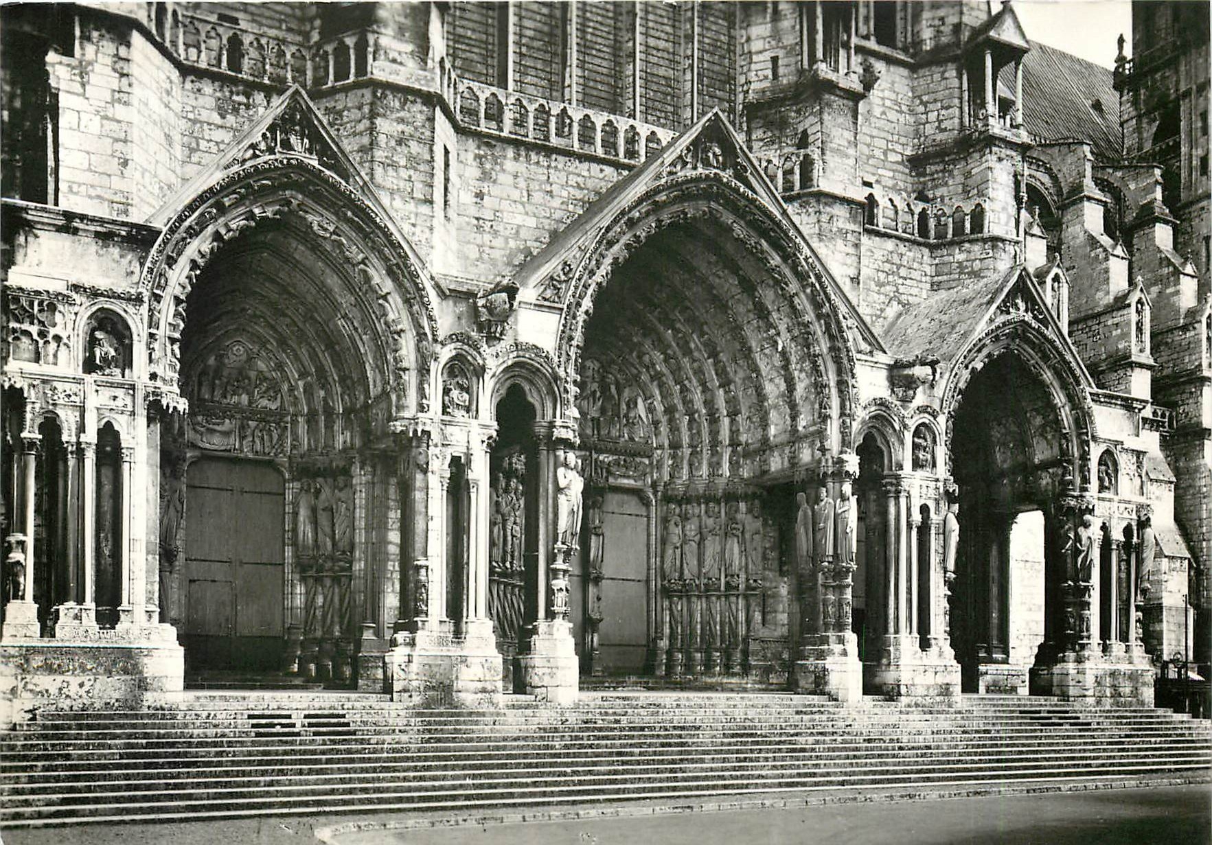 CPM Chartres La Cathedrale Notre-Dame (XIIe XVIe s.) Porche Nord (vers 1225)