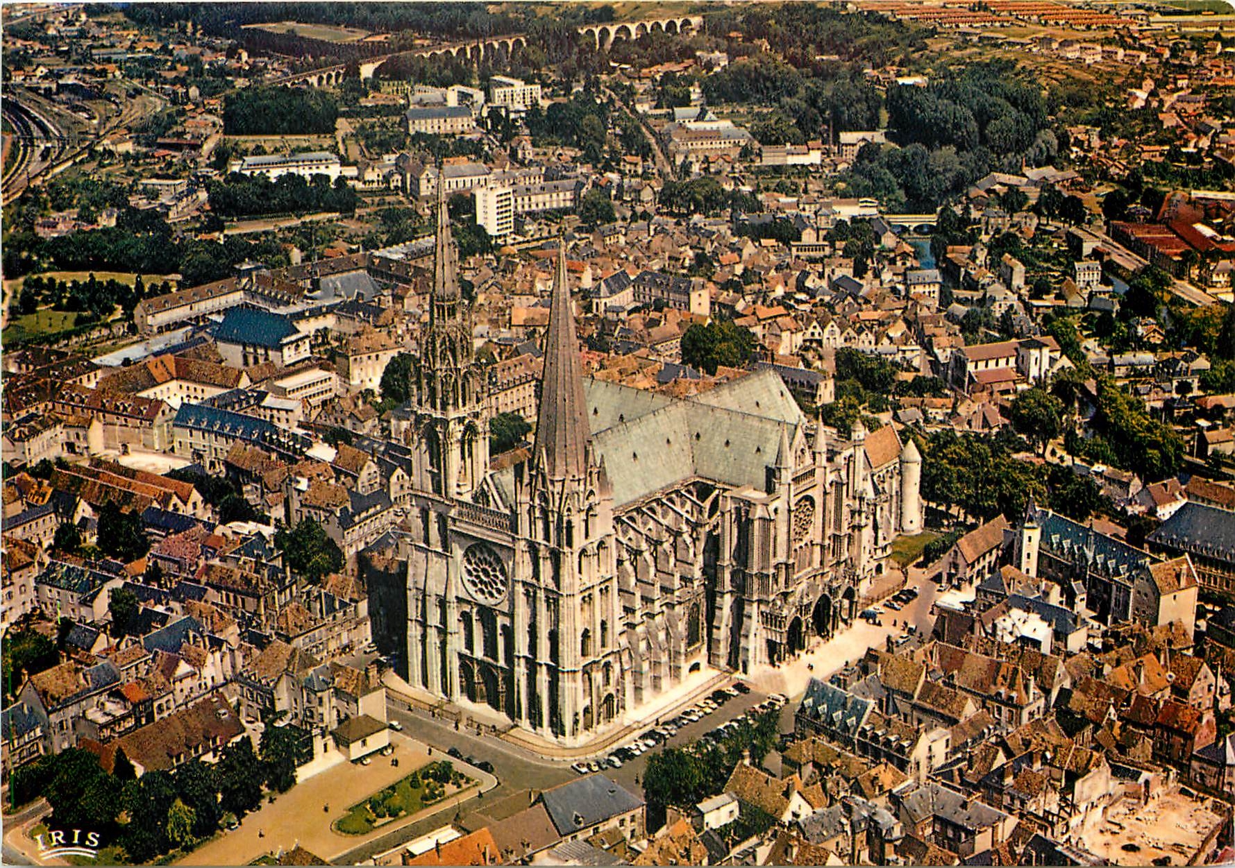 CPM Chartres La Cathedrale et le Parvis
