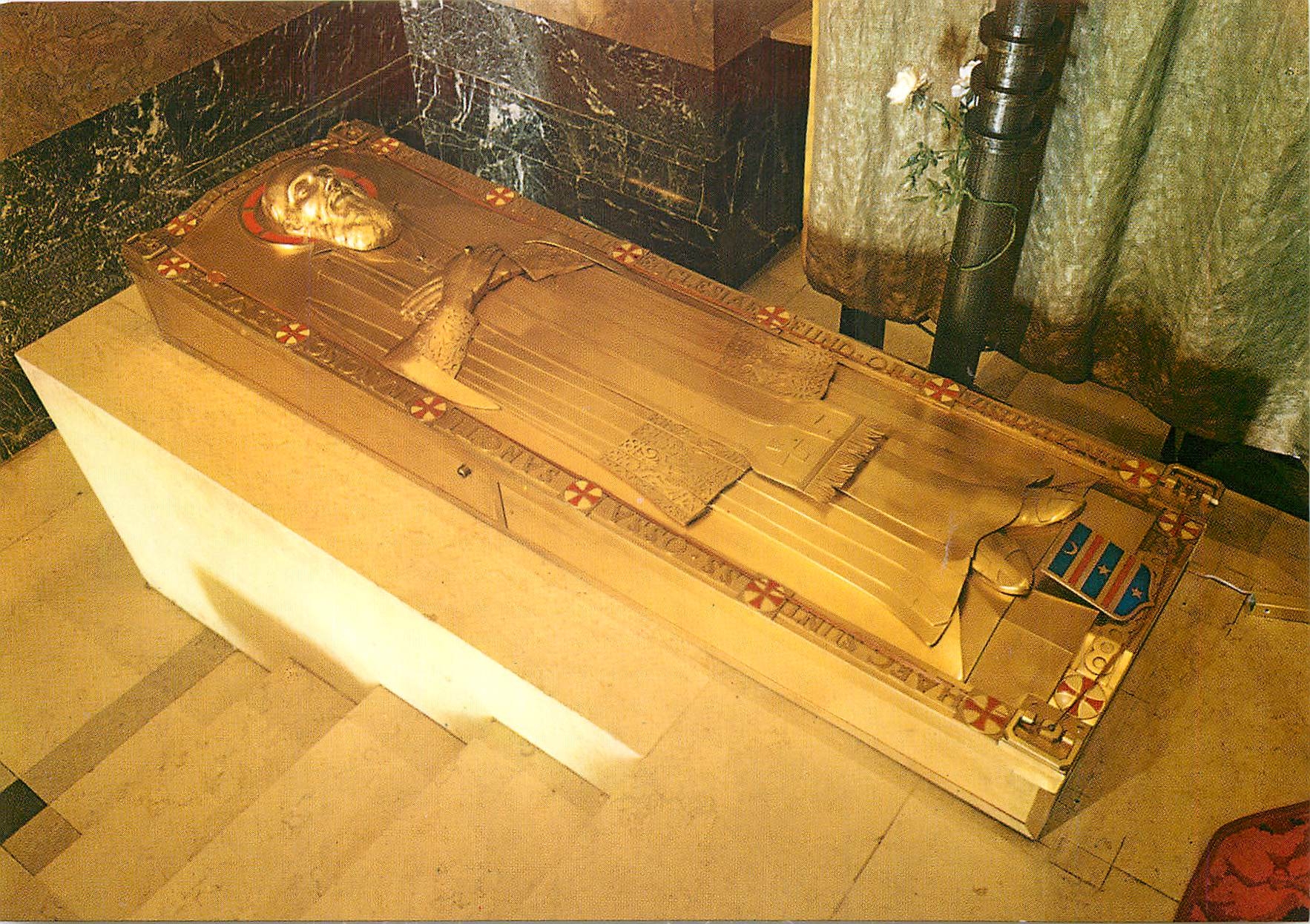 CPM Annecy Basilique de la Visitation. Gisant et Coffret renfermant les restes de Saint-Francois-de-