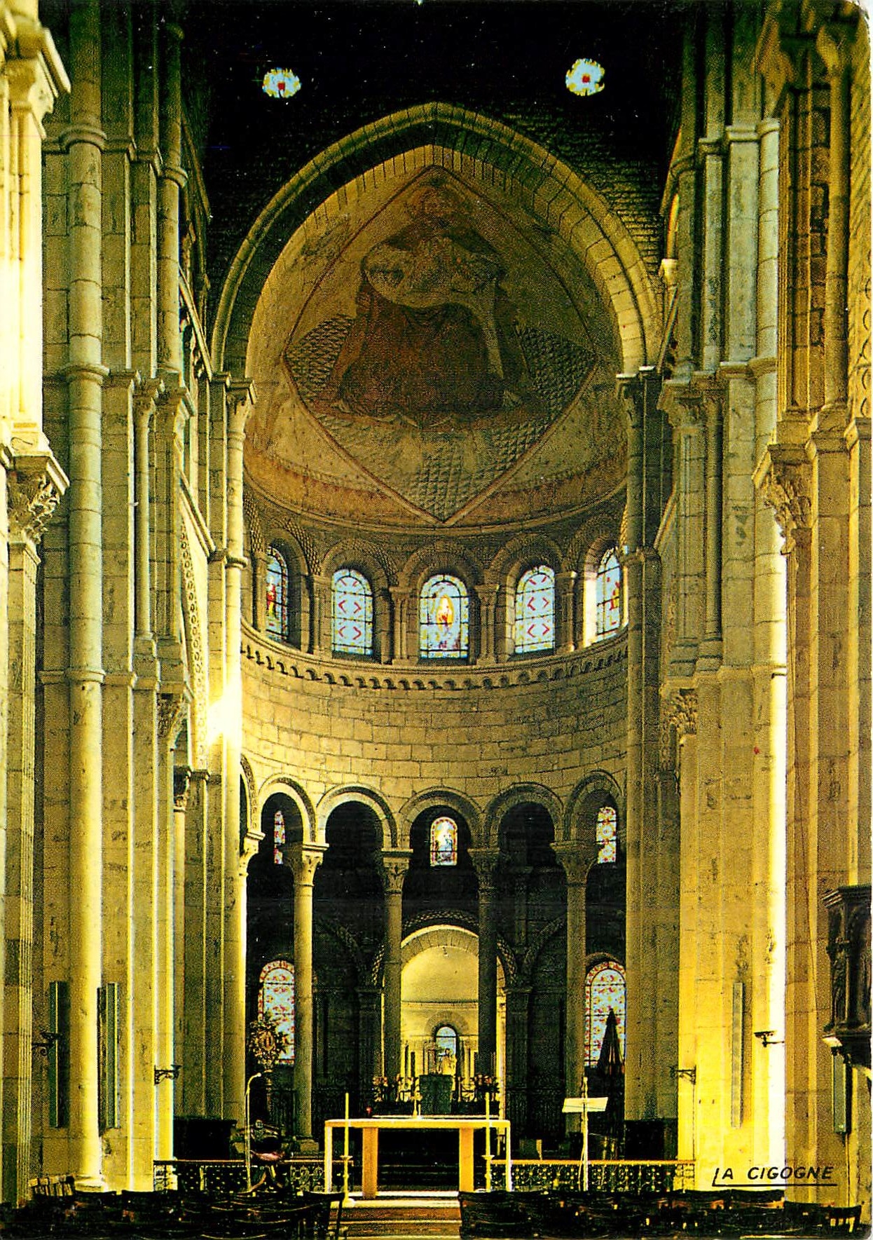 CPM Paray-le-Monial Interieur de la Basilique Notre-Dame. Le Choeur