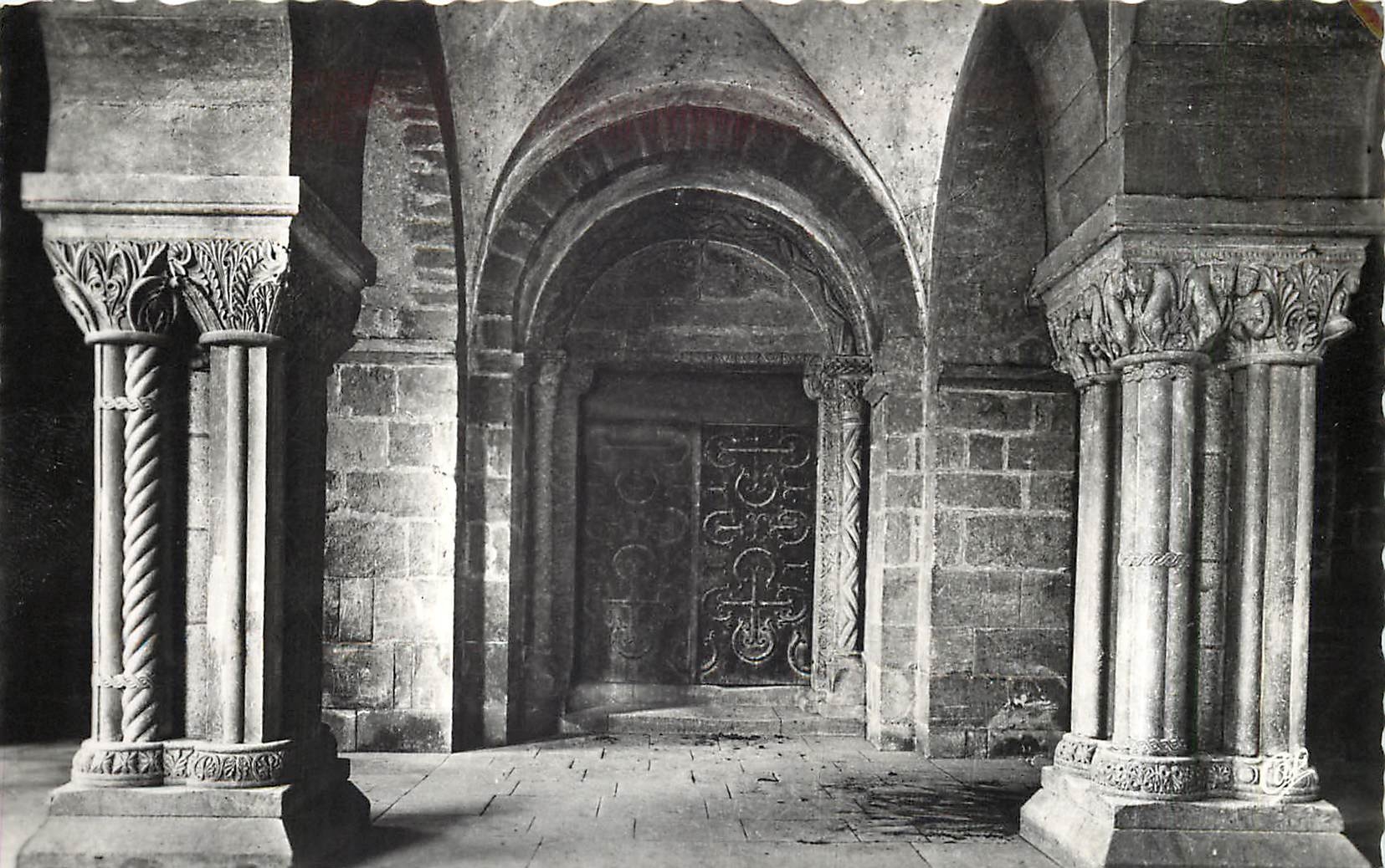 CPM Paray-le-Monial - La Basilique. Le Narthex XIe siecle