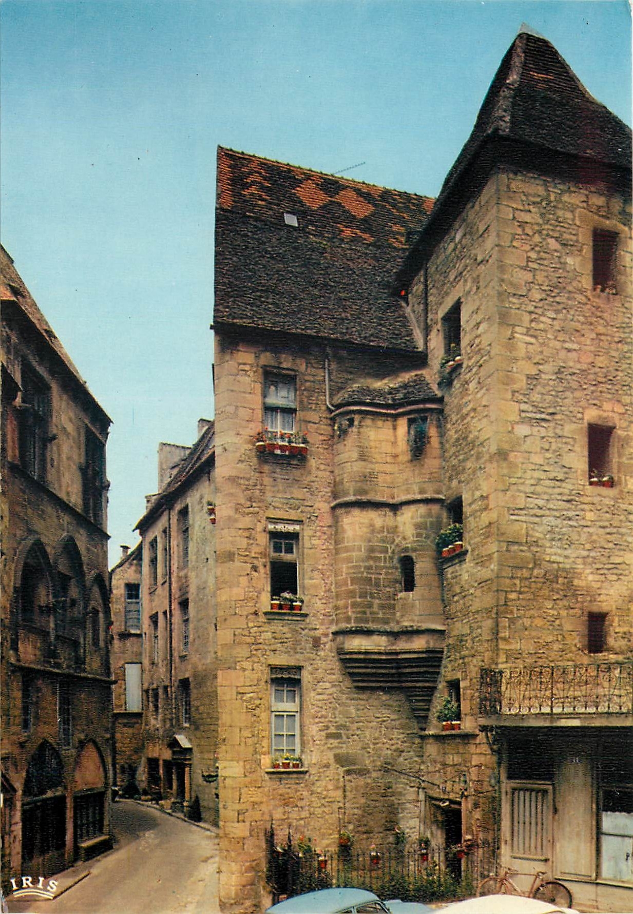 CPM Sarlat (Dordogne) Hotel Plamon XIVe siecle Denomme egalement "Maison des Consults"