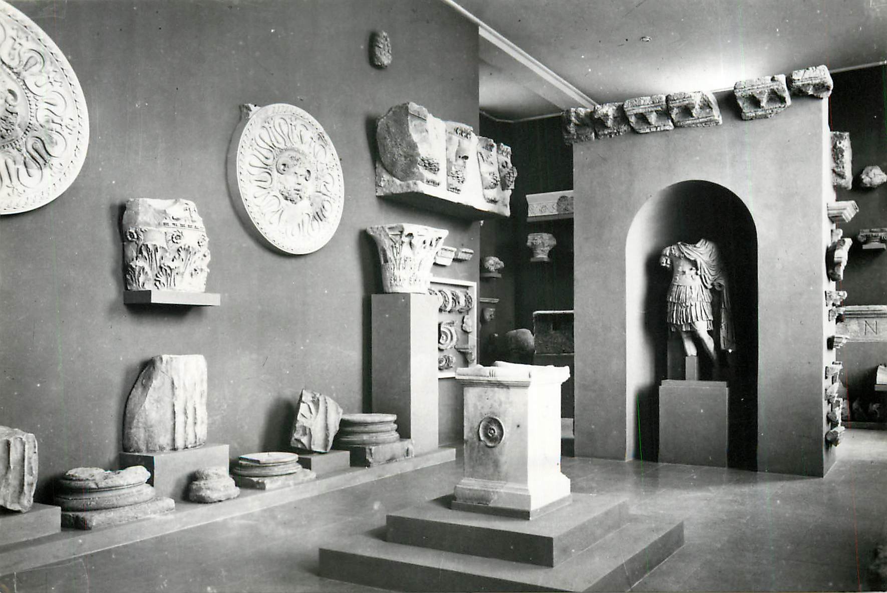 CPM Tarragona Museo Arqueologico Salle dediee aux resies monumentaux romains