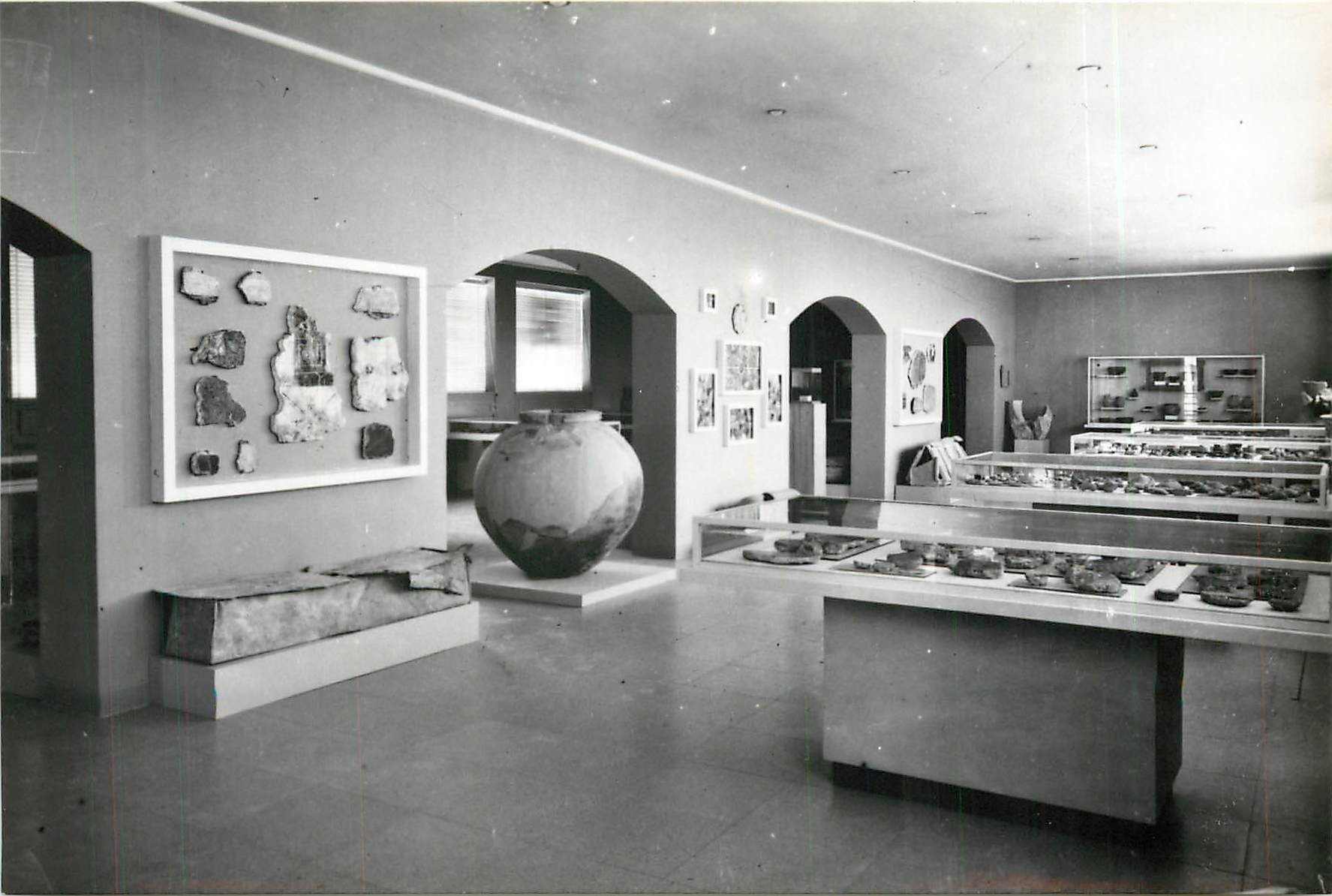 CPM Tarragona Museo Arqueologico Sale V. Trousseau romains