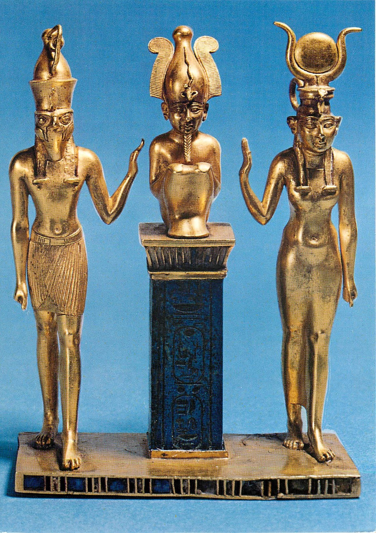 CPM Paris - Musee du Louvre Le dieu Osiris entre Isis et son fils Horus
