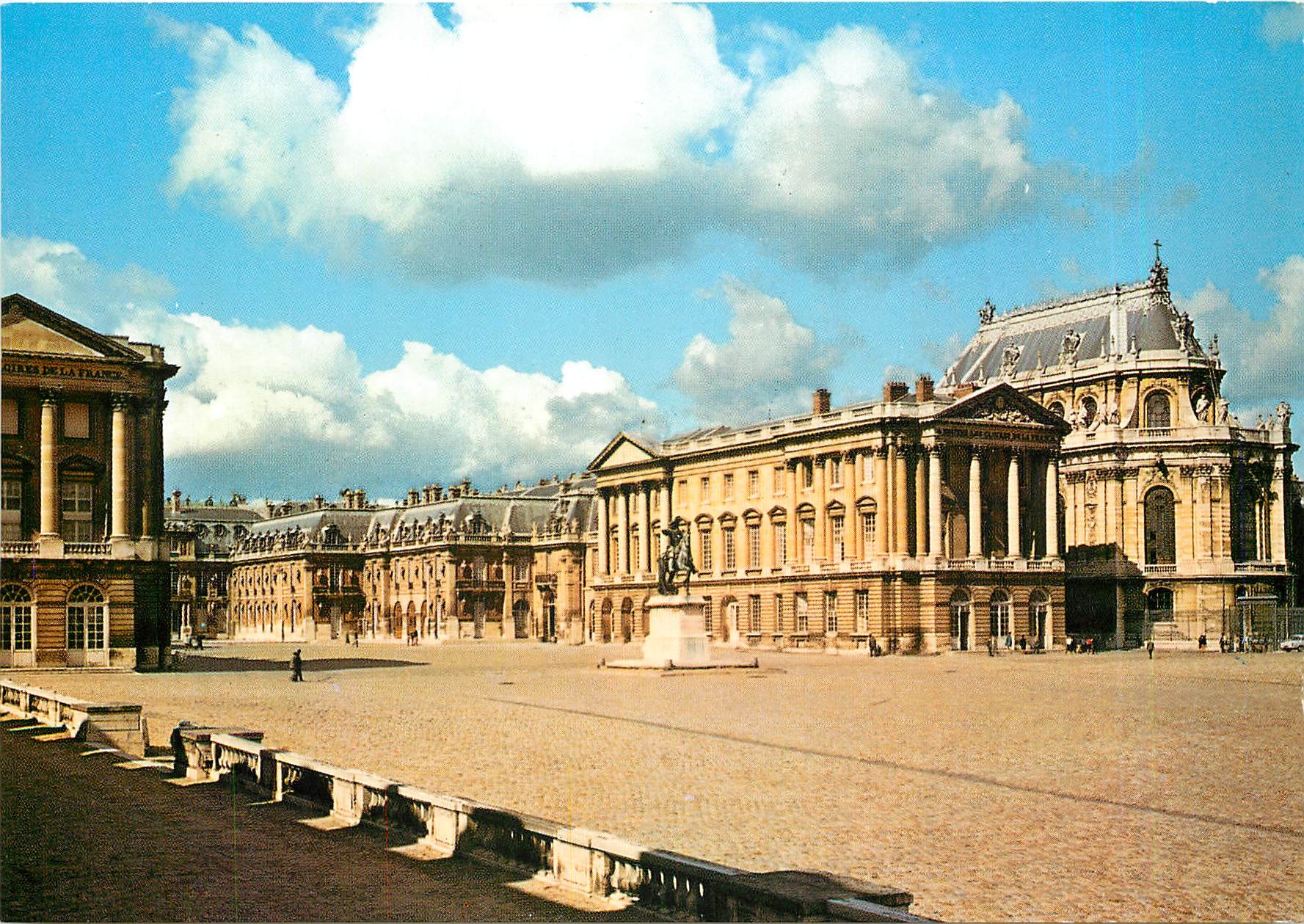 CPM Versailles Facade du Chateau