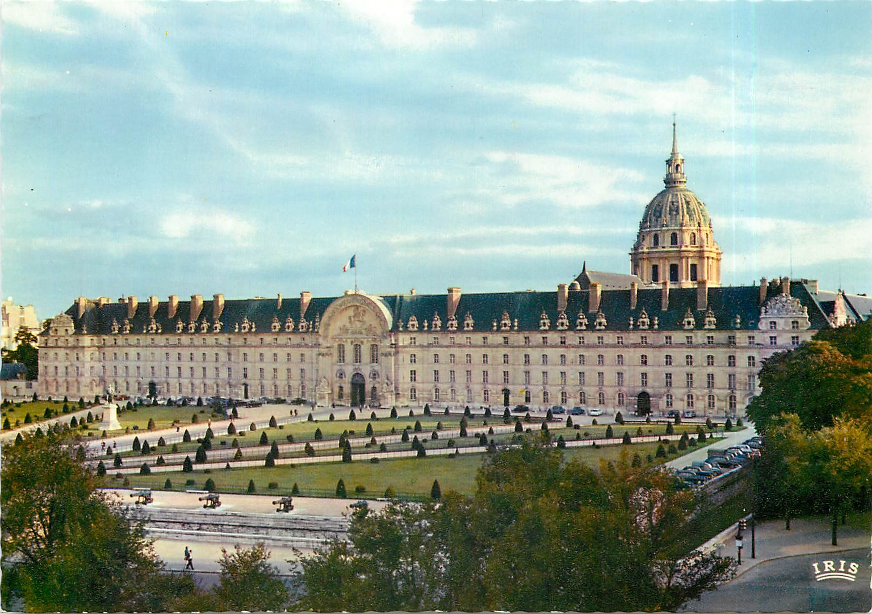 CPM Paris Facade de l'Hotel des Invalides (longueur 210m)