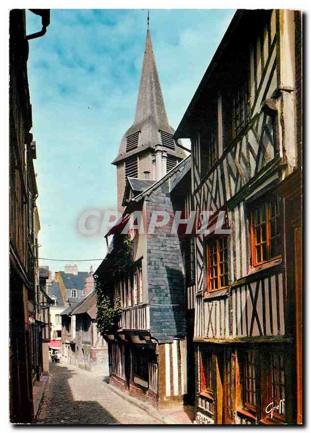 CPM Honfleur Vieille rue pittoresque avec le clocher Ste-Catherine
