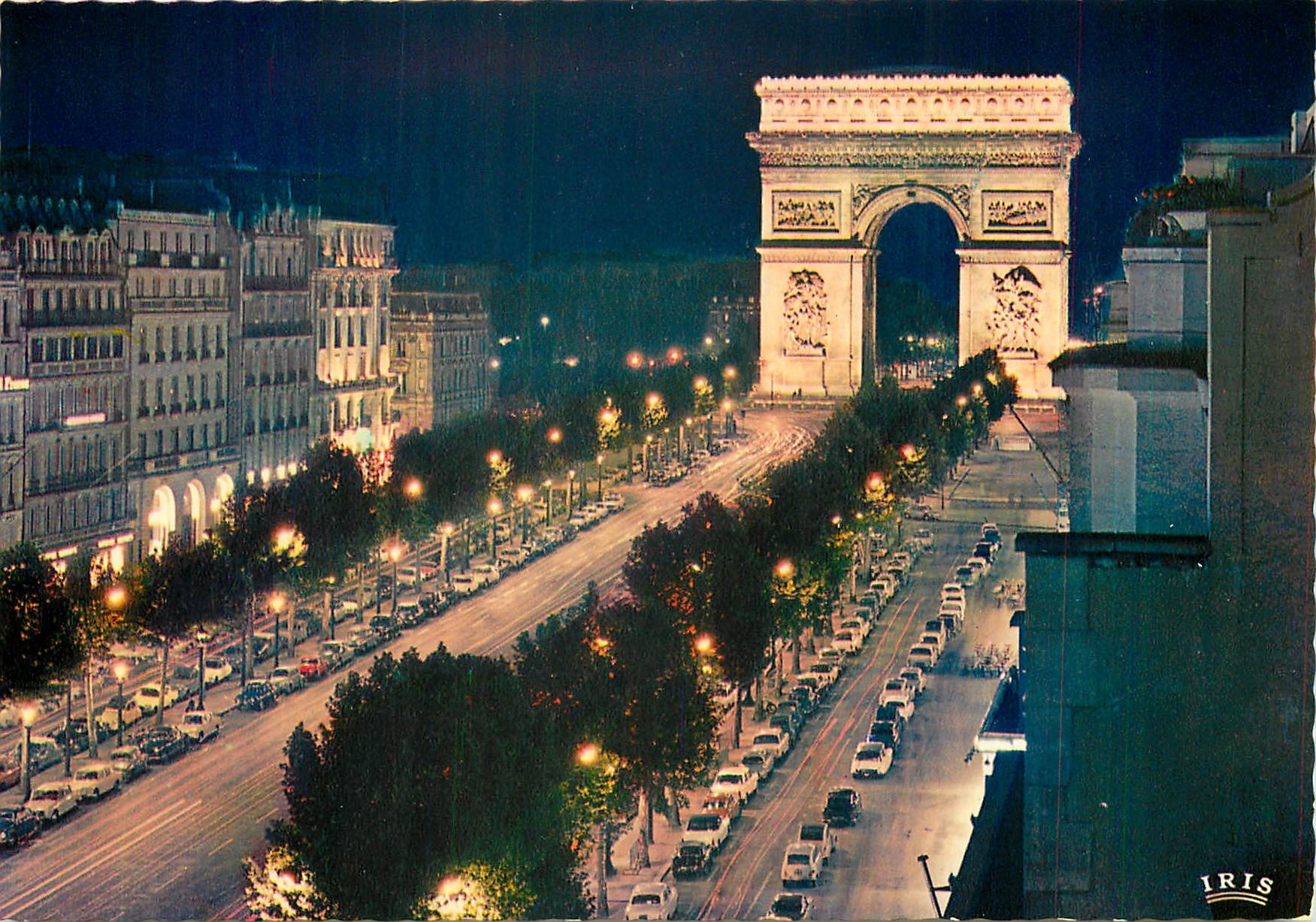 CPM Paris Avenue des Champs-Elysees et l'Arc de Triomphe