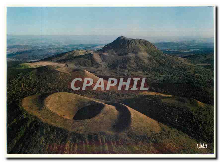 CPM Auvergne En avion sur les Monts-Dome