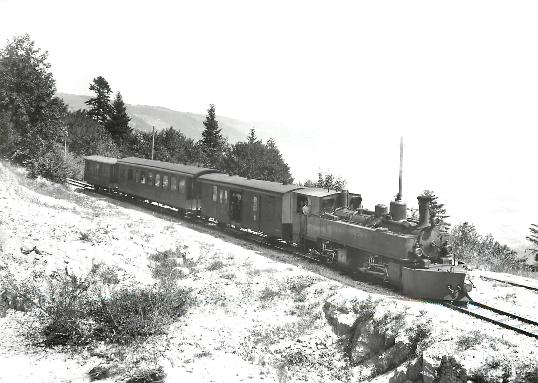 CPM Train pour Yverdon aux Rapilles de Baulmes vers 1923