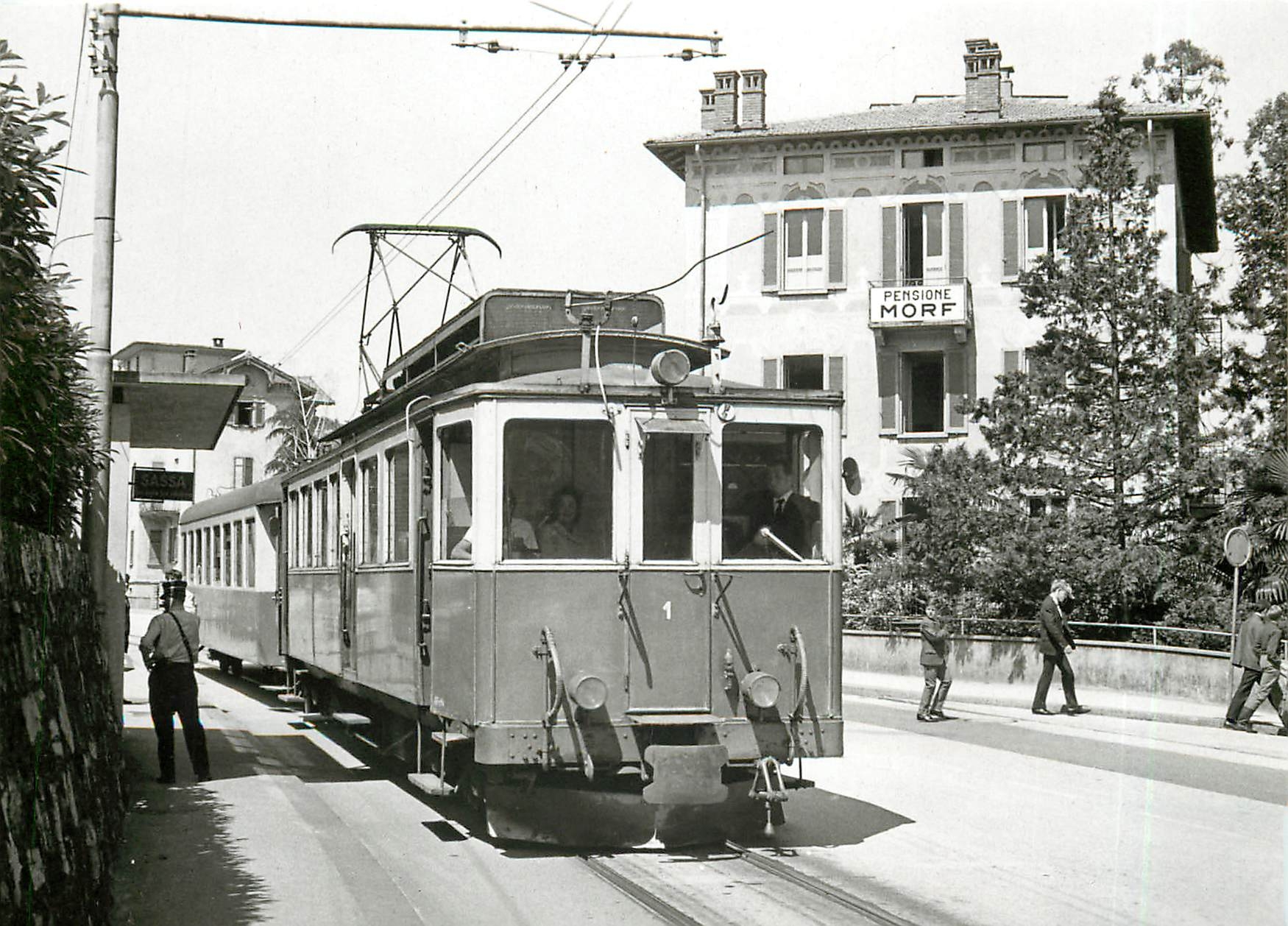 CPM Train pour Lugano faisant halte a Sassa 21.5.1967