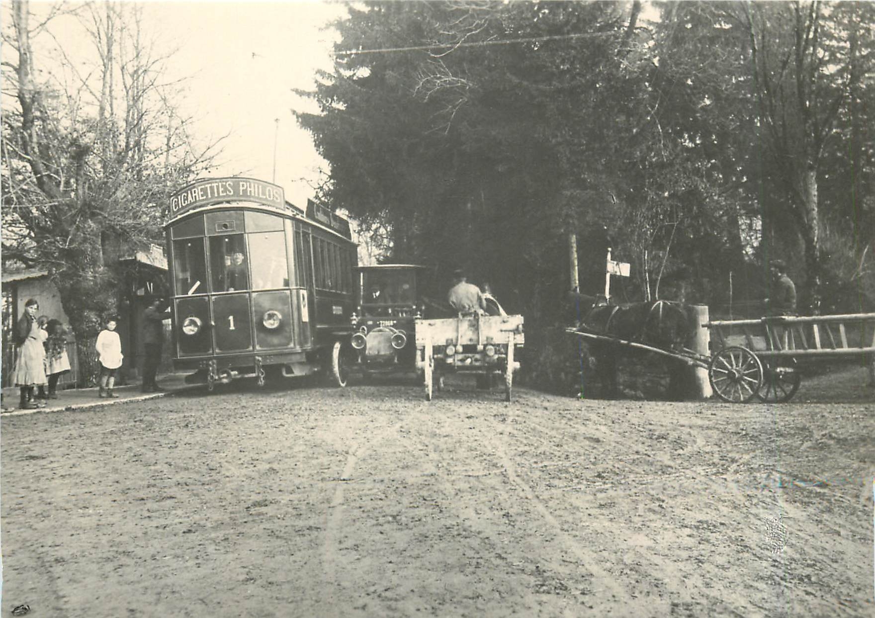 CPM Ce 2/2 1 a la halte du Pont-Neuf a Bex. Vers 1913