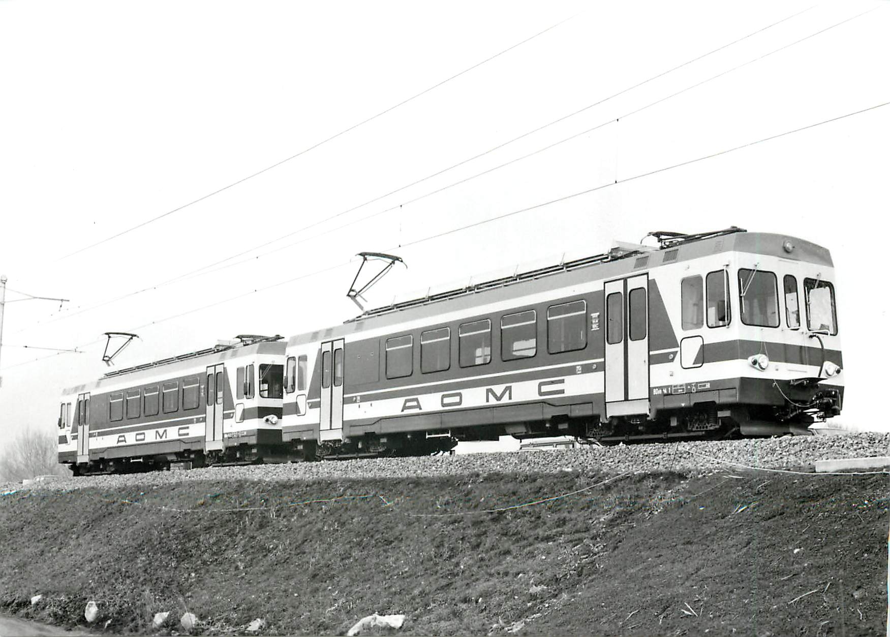 CPM Automotrices BDeh 4/4 2 et 1 pres du Pont sur le Rhone 12.2.1987