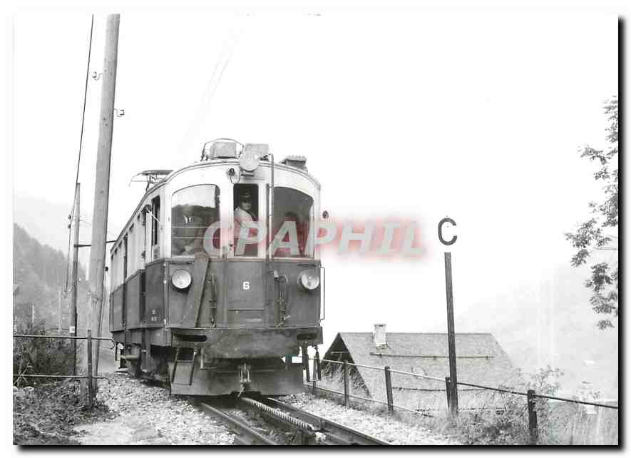 CPM Automotrice BDeh 4/4 6 arrivant a Val d'Illiez 17.10.1971