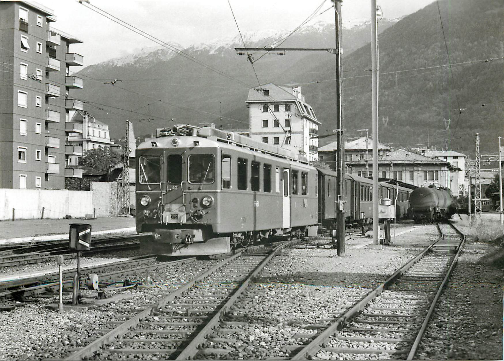 CPM En gare de Tirano 20 Octobre 1975