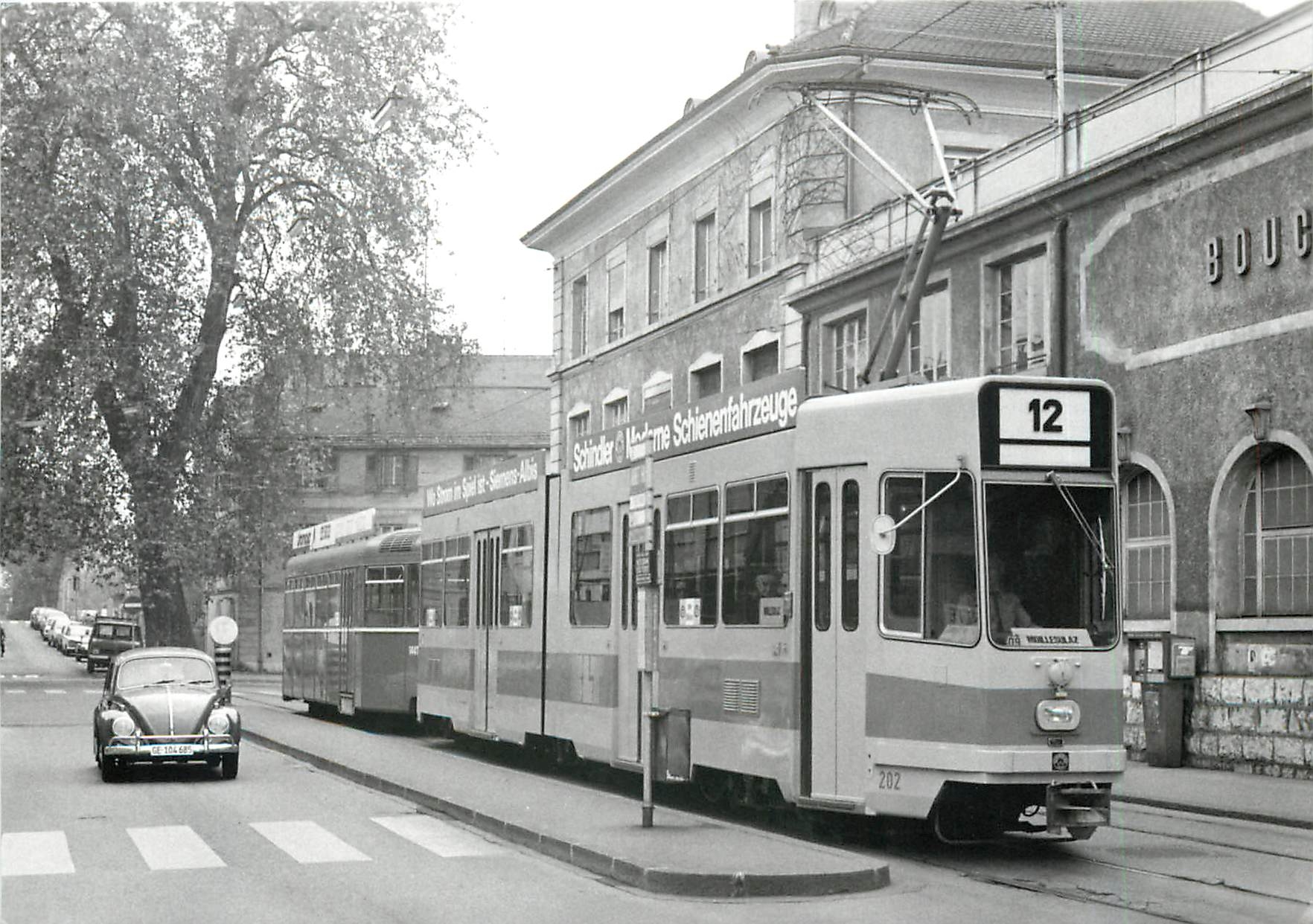 CPM Be 4/6 202 et B 1447 a l'essai Place d'armes a Carouge 25.11.1978