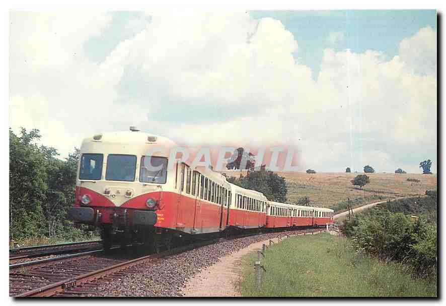 CPM Couplage de deux autorails X 2800 unifies 825 Cv avec trois remorques unifiees a bogies juin 69