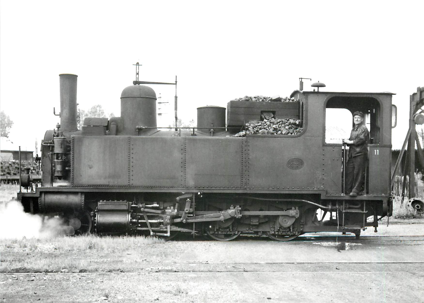 CPM 130 T No 11 en pression a Castres 1954