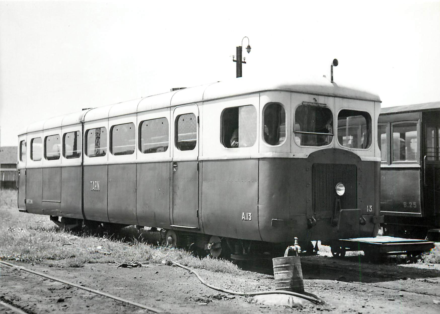 CPM Autorail Verney A13 a Castres 1954