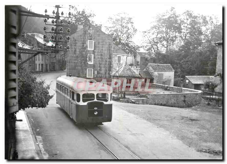CPM Autorail Verney A6 au petit matin dans la rue a Pierre-Segade 1953