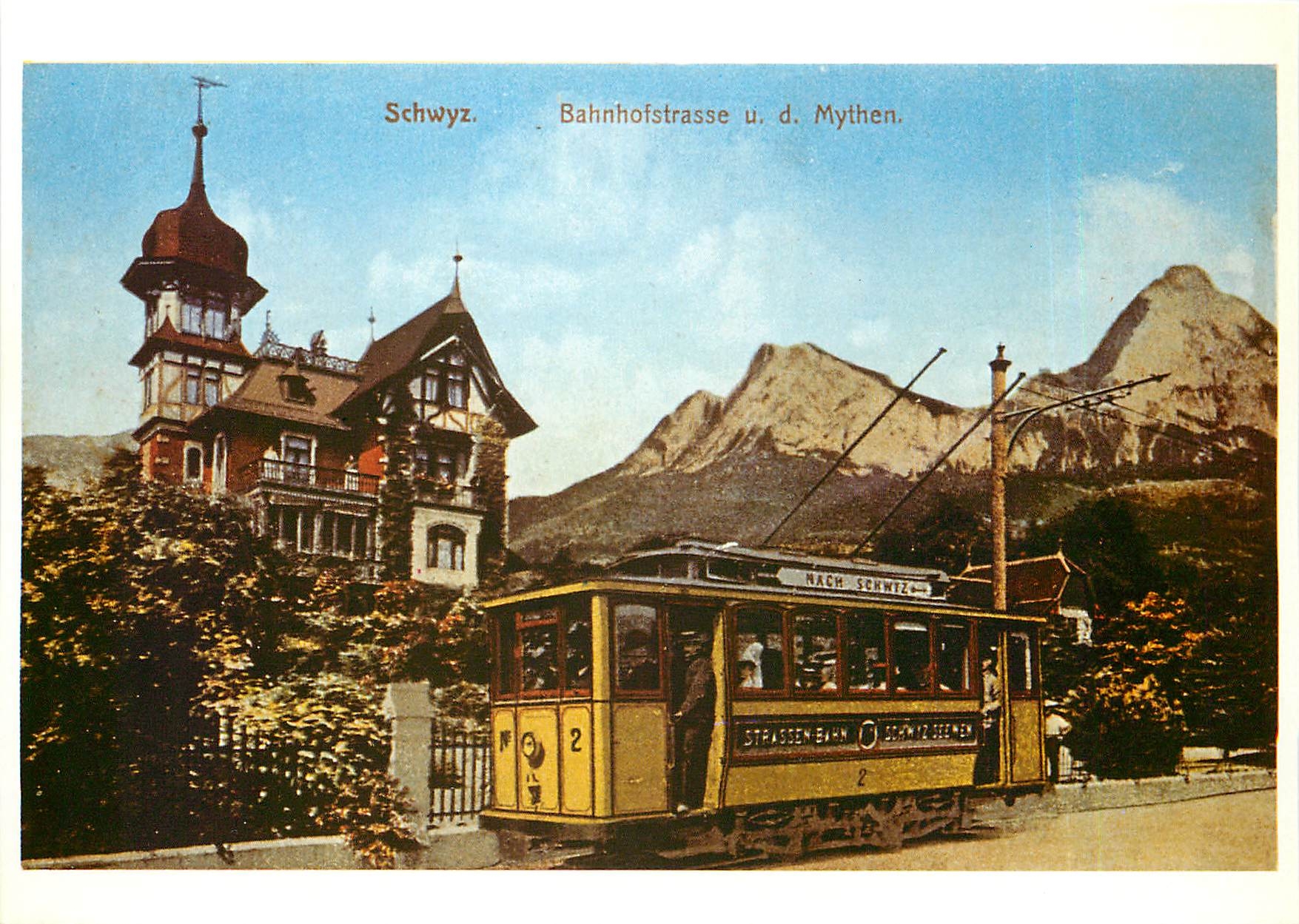 CPM Bei ingenbohl fuhr die Schwyzar Strassenbahn seitlich der Strasse auf Eigenstrasse (Be 2/2 1)