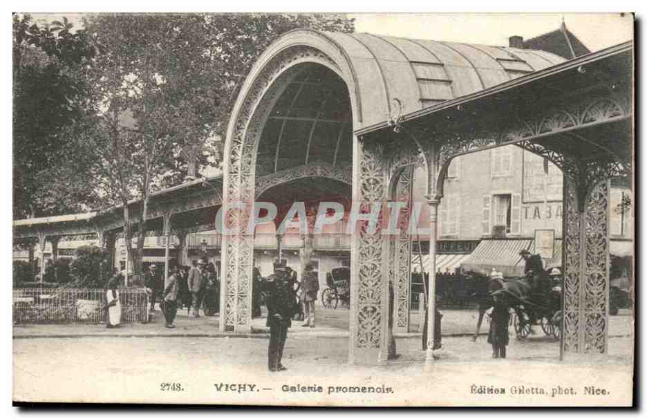 Vichy - Galerie promenois - cheval - CPA 