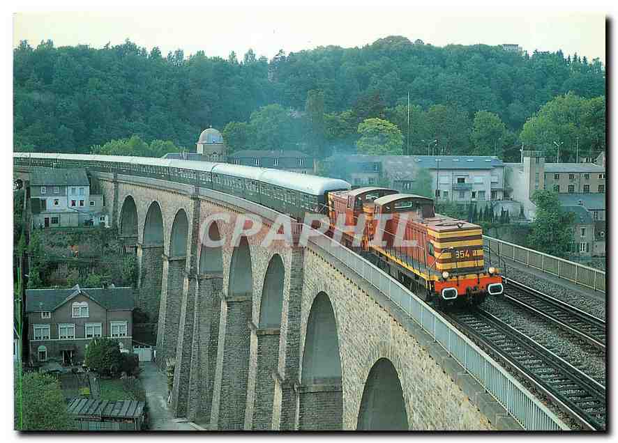 CPM CFL-Diesellokomotiven 854 und 909 vor dem Genzenzuch