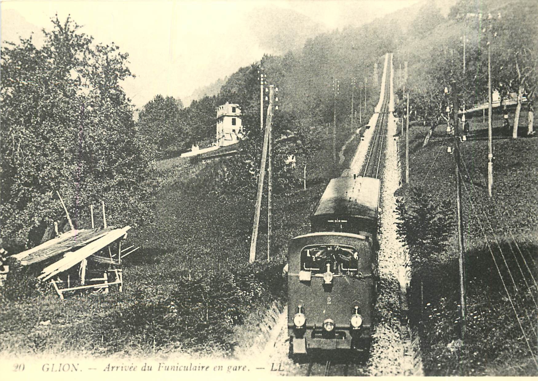 CPM Train pour les Rochers de Naye au départ de Glion