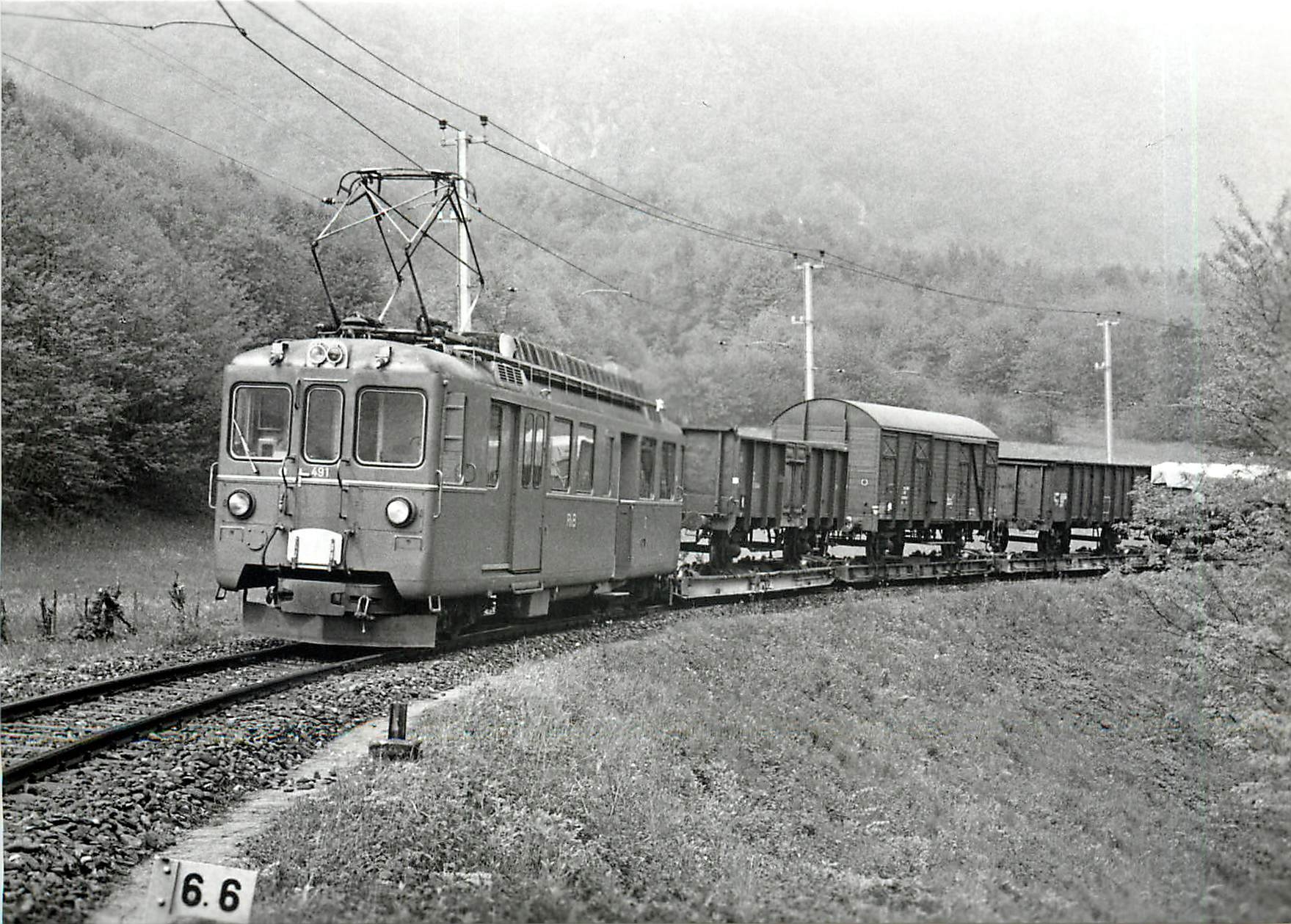 CPM Train-marchandises entre san Vittore et Lumino