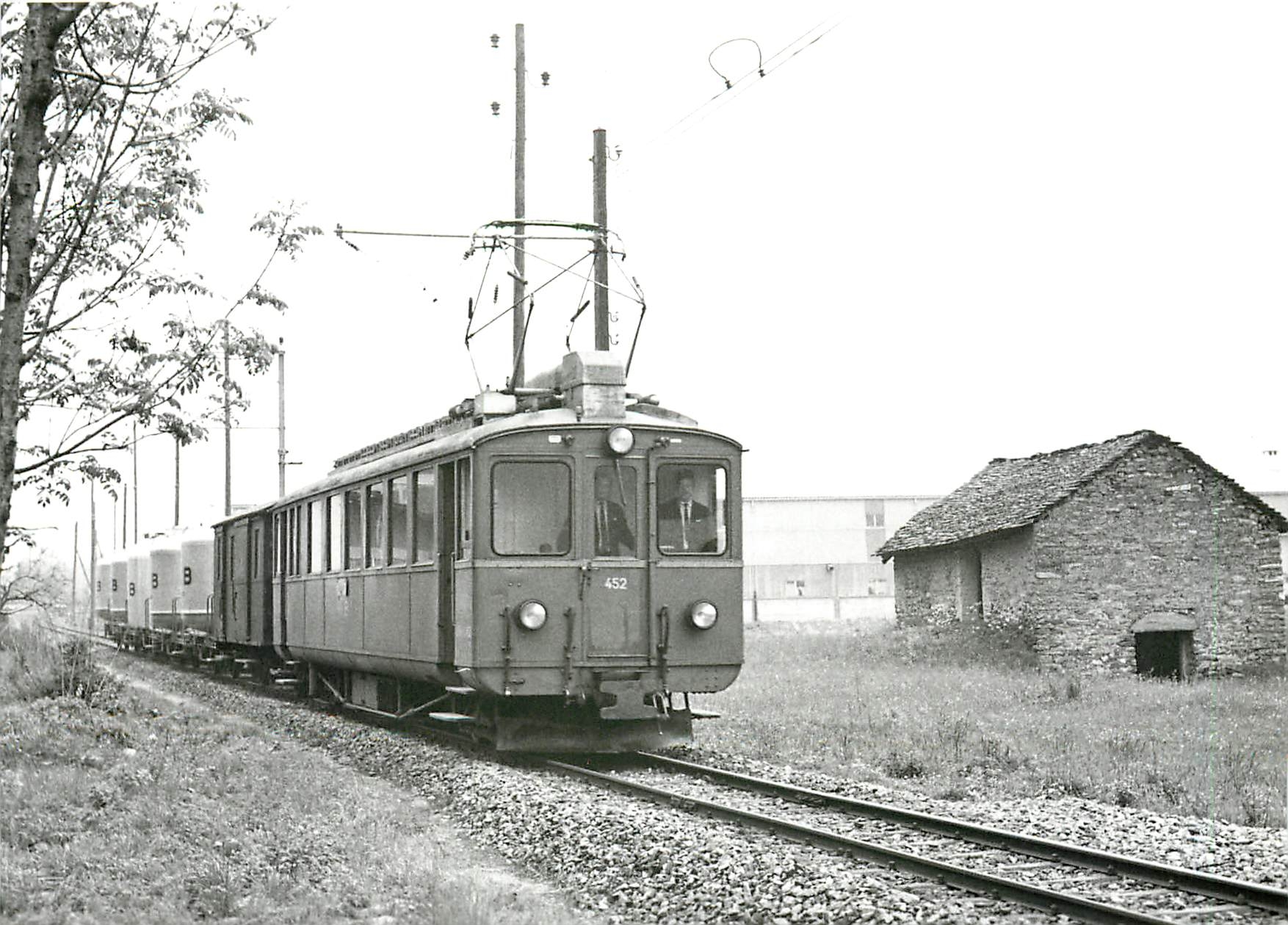 CPM Train de ciment pour Castione entre Grono et Roveredo