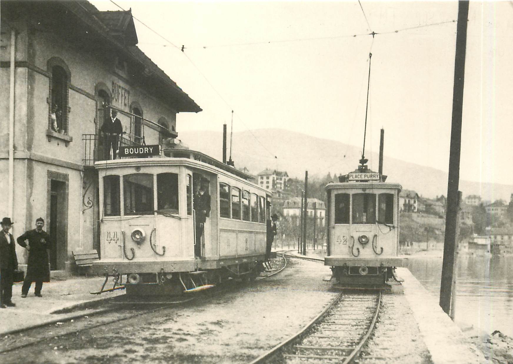 CPM Kreuzung der fabrikneuen TN Ce 2/4 42 und 44