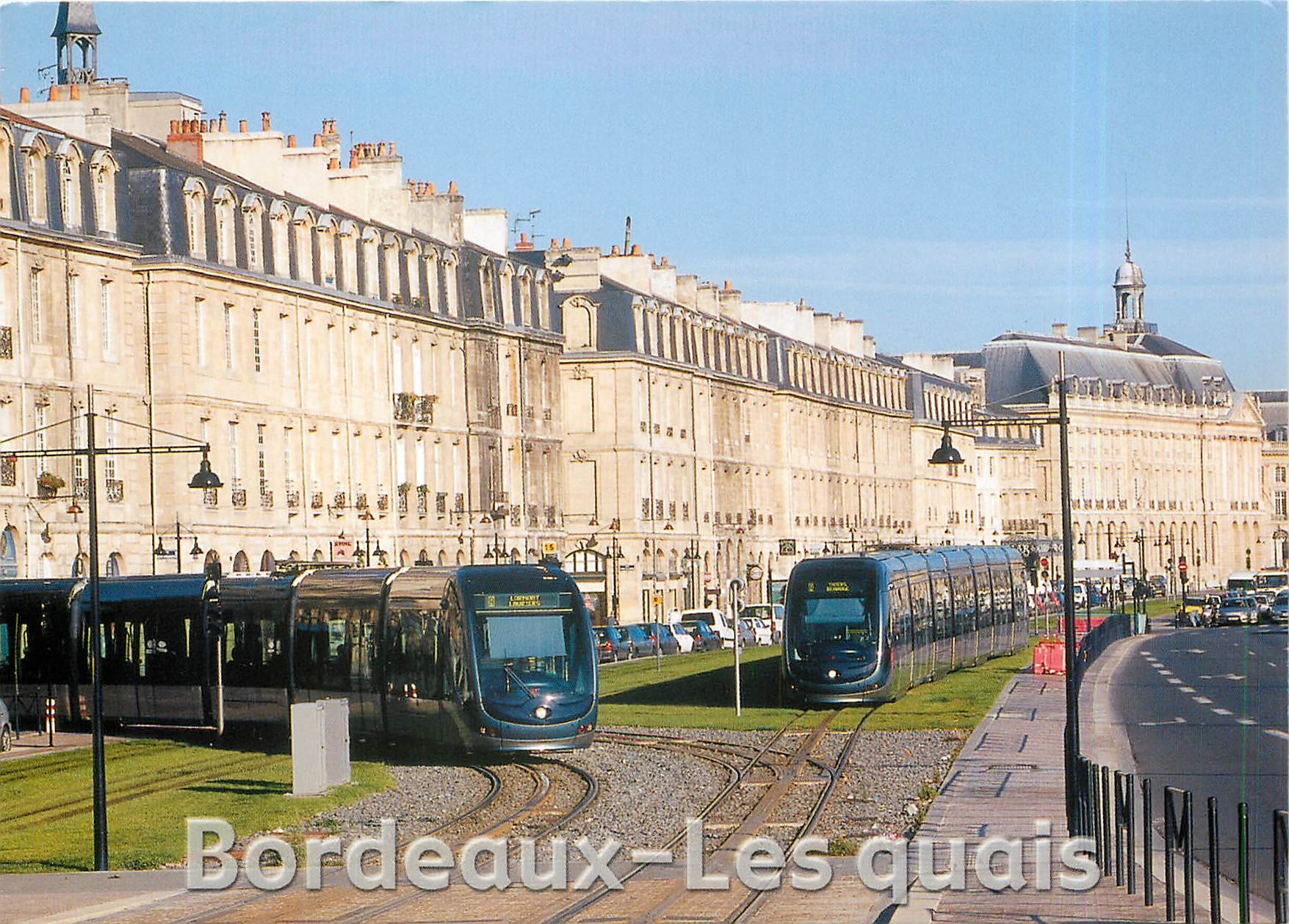 CPM Bordeaux Le Tramway sur les Quais