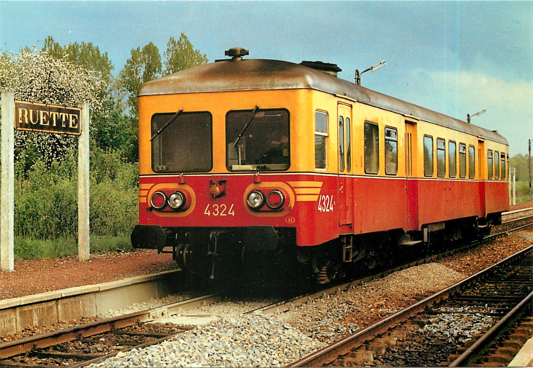 CPM L'autorail 4324 à Ruette