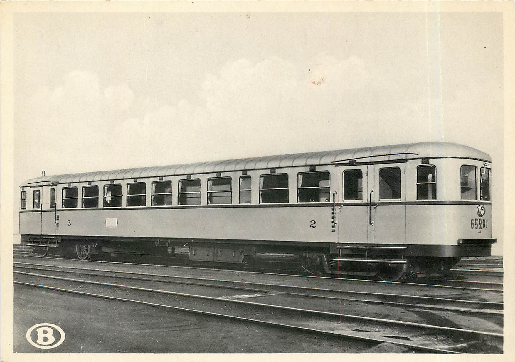 CPM Autorail de 2e et 3e classes pour service omnibus