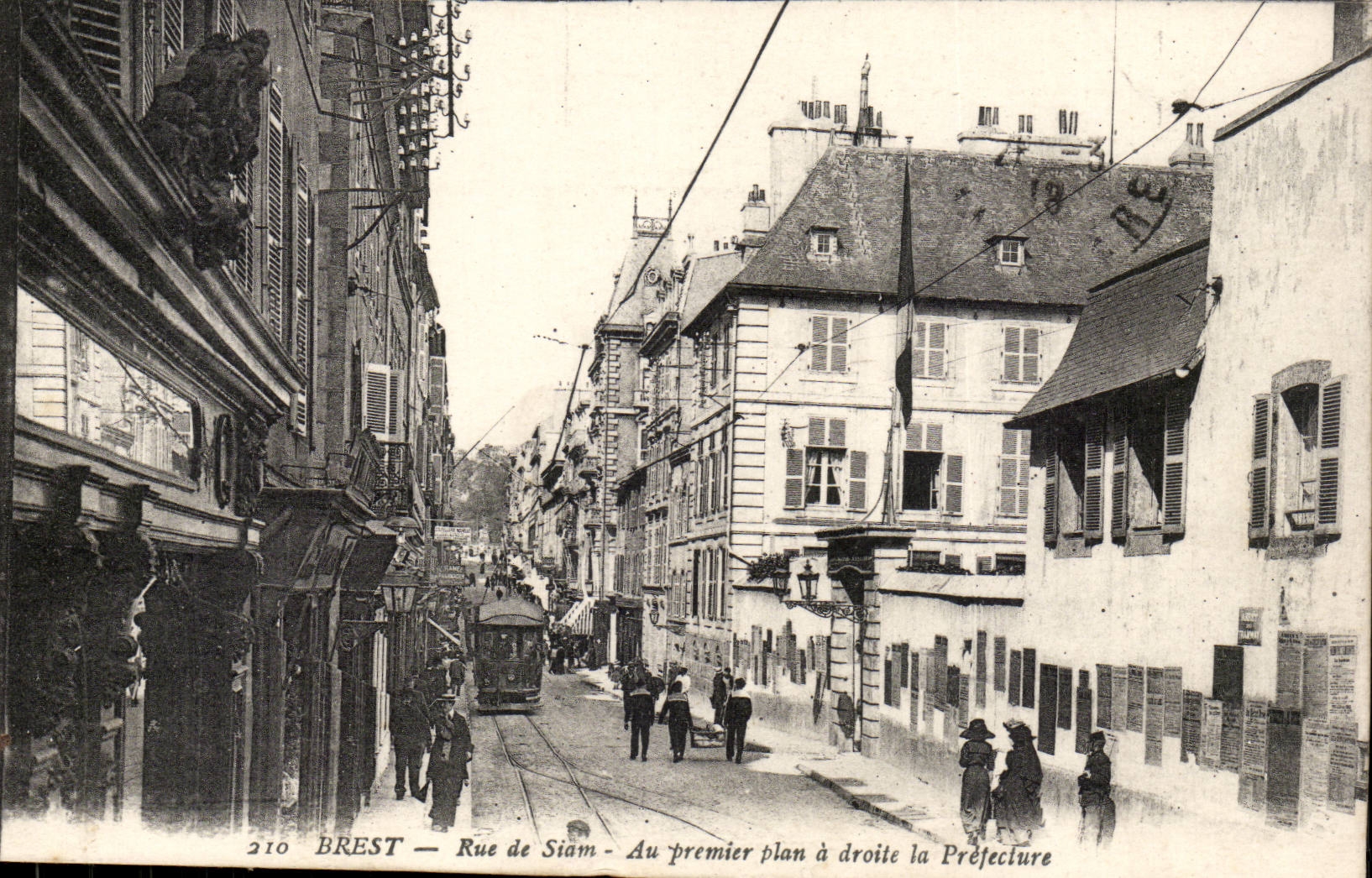 Brest CPA Rue de Siam Au premier plan a droite la Prefecture