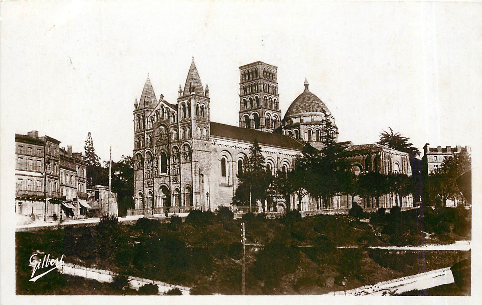 CPA A.G.A.B 17-ANGOULEME-La cathedrle (XII s) Mon Hist