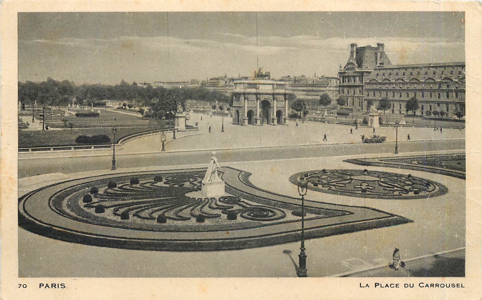 CPA PARIS LA PLACE DU CARROUSEL
